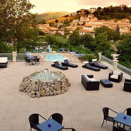 Hotel Benessere Villa Fiorita Колфиорито Екстериор снимка