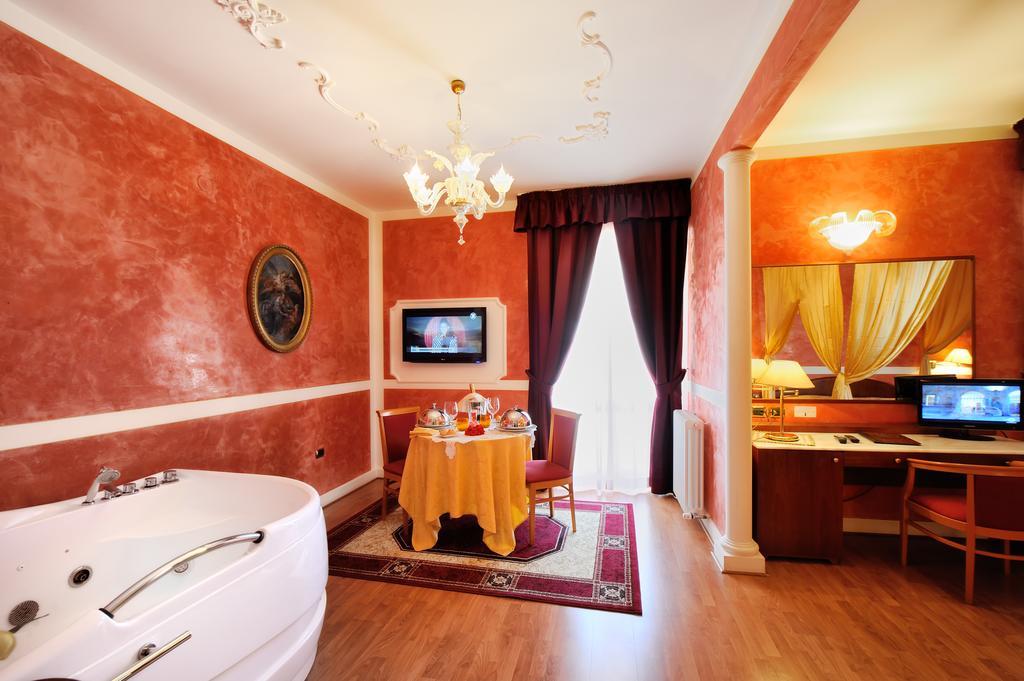 Hotel Benessere Villa Fiorita Колфиорито Екстериор снимка