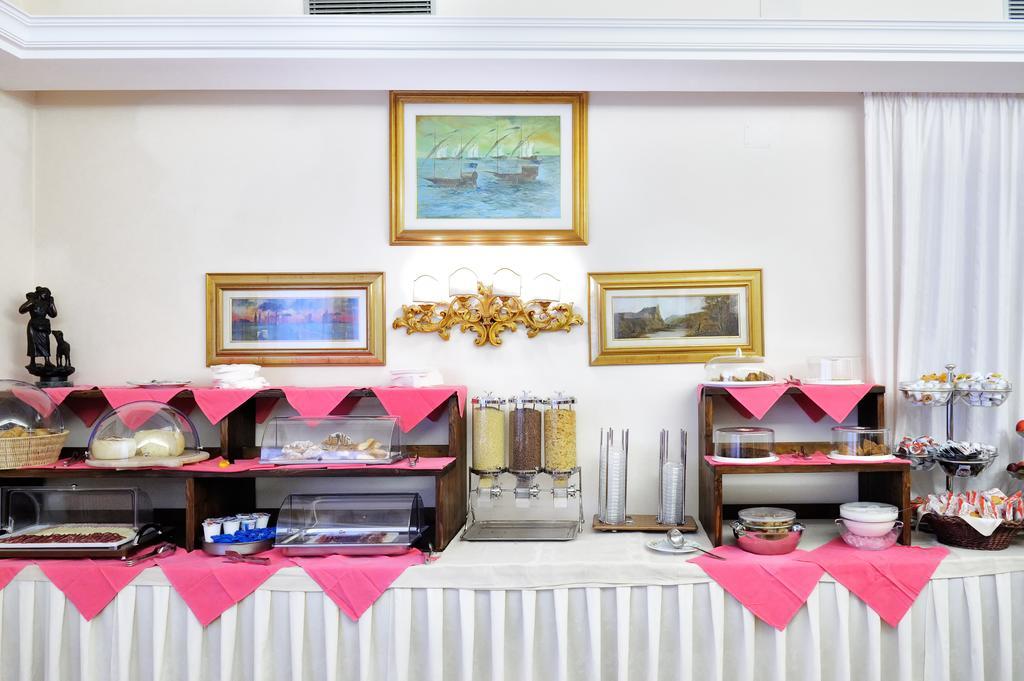 Hotel Benessere Villa Fiorita Колфиорито Екстериор снимка