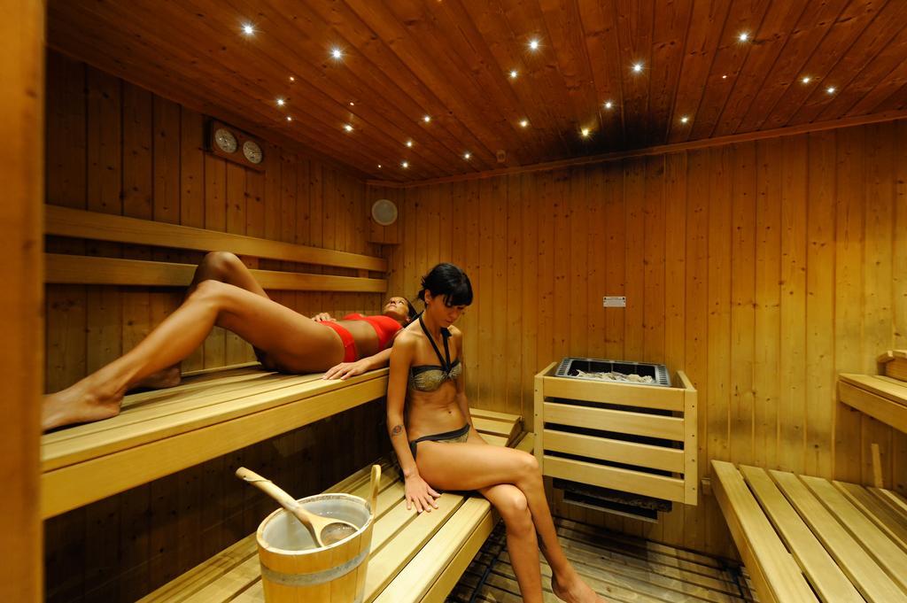 Hotel Benessere Villa Fiorita Колфиорито Екстериор снимка
