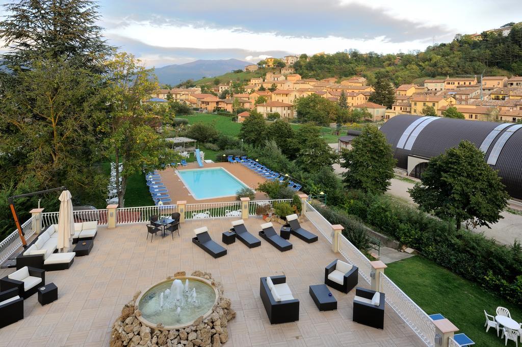 Hotel Benessere Villa Fiorita Колфиорито Екстериор снимка