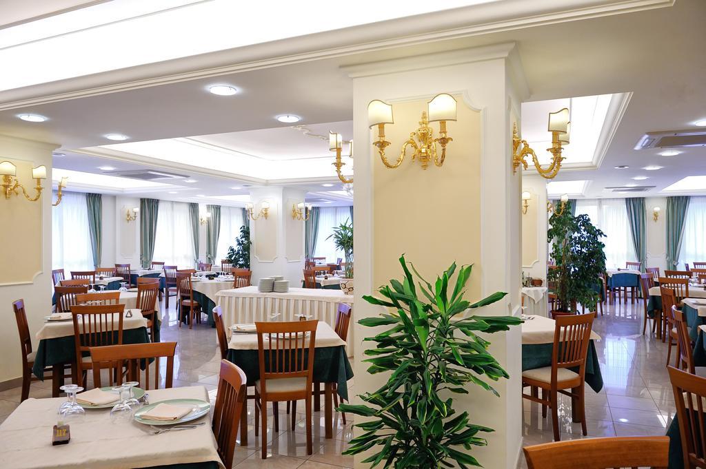 Hotel Benessere Villa Fiorita Колфиорито Екстериор снимка