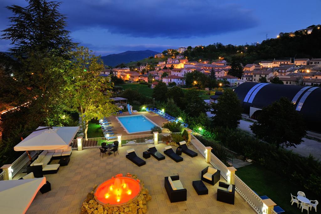 Hotel Benessere Villa Fiorita Колфиорито Екстериор снимка