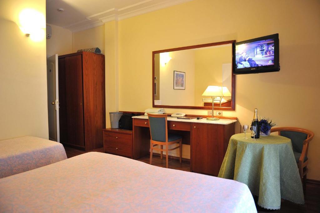 Hotel Benessere Villa Fiorita Колфиорито Екстериор снимка