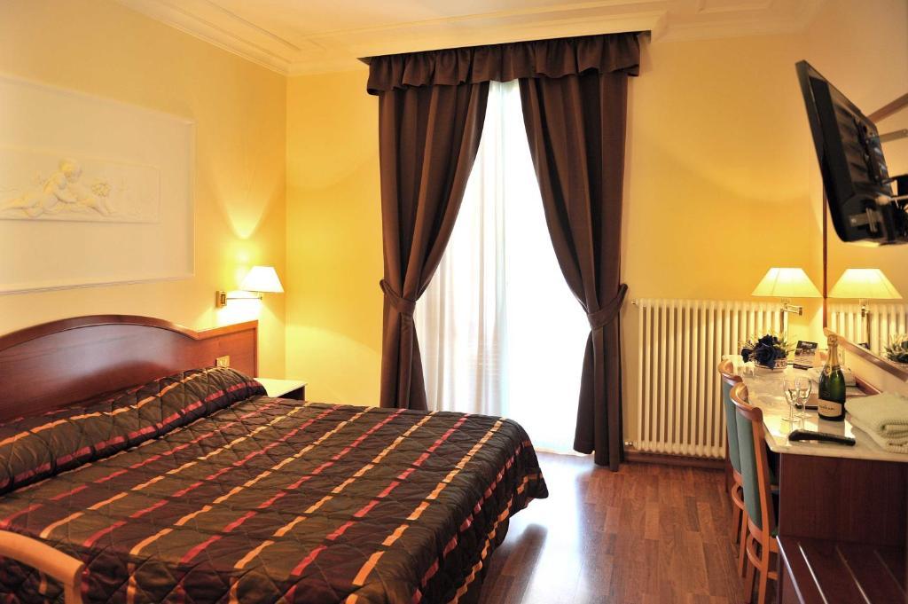 Hotel Benessere Villa Fiorita Колфиорито Екстериор снимка