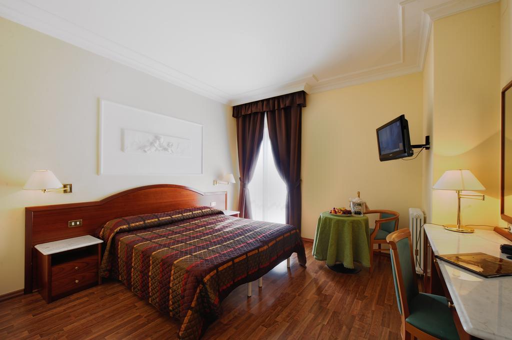 Hotel Benessere Villa Fiorita Колфиорито Стая снимка
