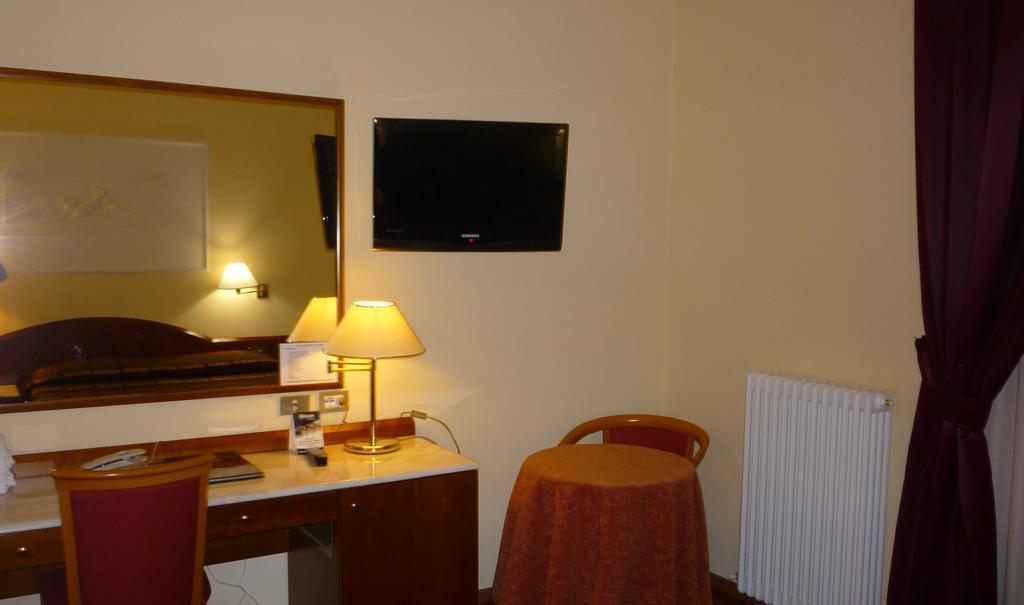 Hotel Benessere Villa Fiorita Колфиорито Екстериор снимка