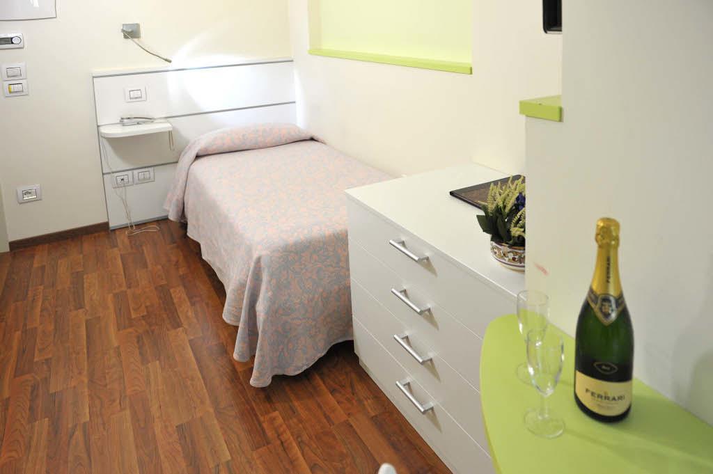 Hotel Benessere Villa Fiorita Колфиорито Екстериор снимка